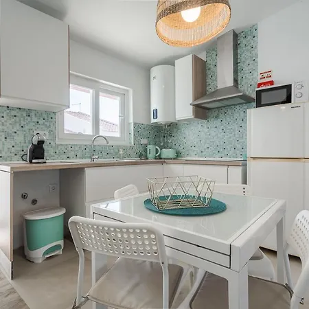 Casa Andorinhas بيت للعطل